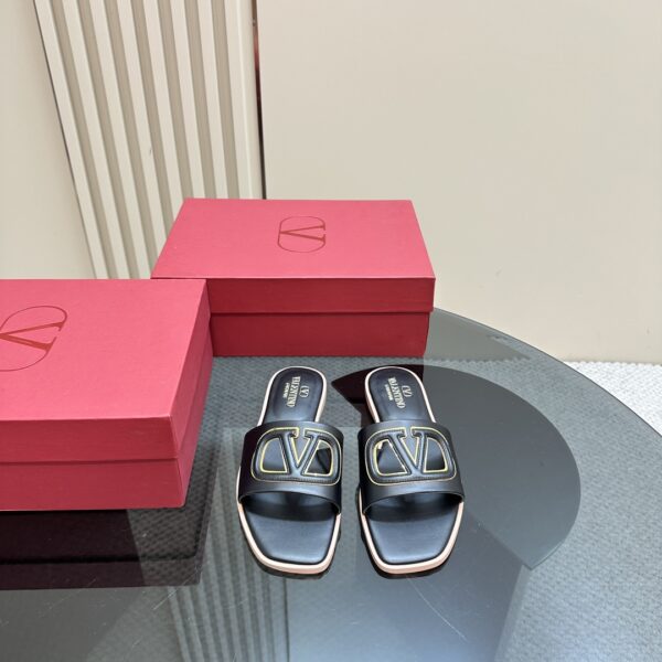 Valentino - Vlogo Cut-Out Calfskin Slide Sandal
