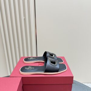Valentino - Vlogo Cut-Out Calfskin Slide Sandal