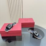 Valentino - Vlogo Cut-Out Calfskin Slide Sandal