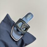 Valentino - Vlogo Cut-Out Calfskin Slide Sandal