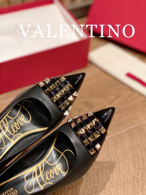Valentino - Rockstud Studded Toecap Pointed-Toe Pumps