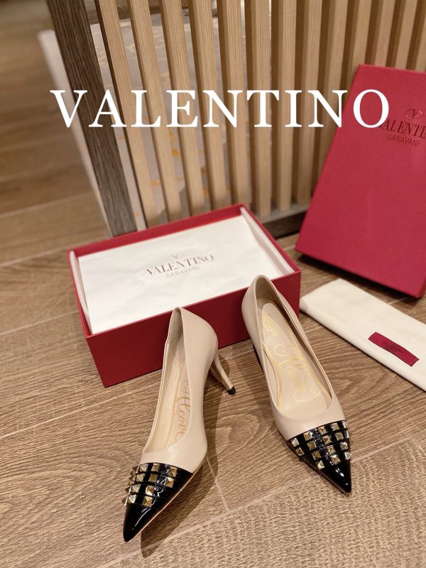 Valentino - Rockstud Studded Toecap Pointed-Toe Pumps