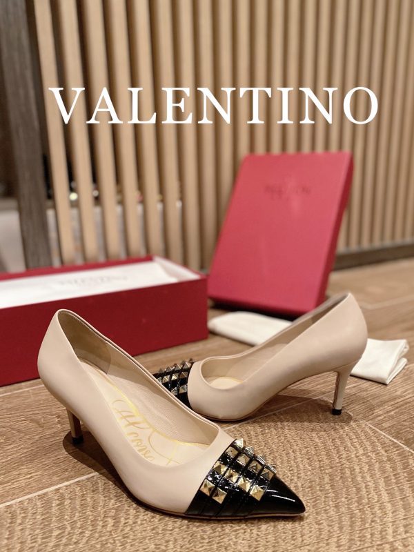 Valentino - Rockstud Studded Toecap Pointed-Toe Pumps