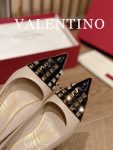 Valentino - Rockstud Studded Toecap Pointed-Toe Pumps