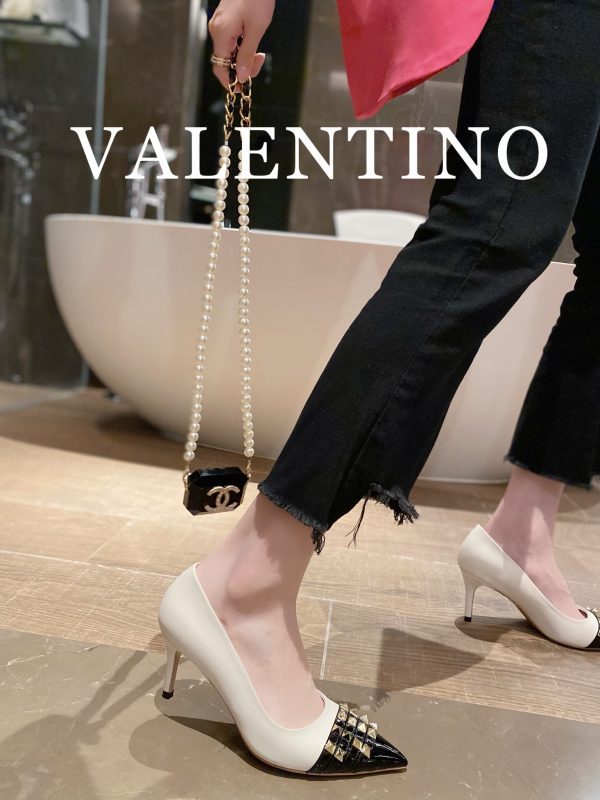 Valentino - Rockstud Studded Toecap Pointed-Toe Pumps