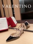Valentino - Rockstud Leather Pumps