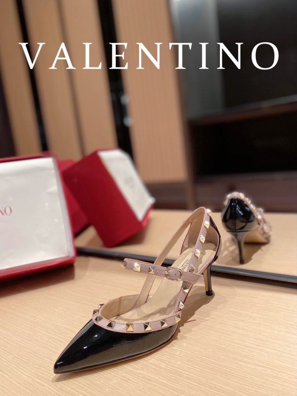 Valentino - Rockstud Leather Pumps