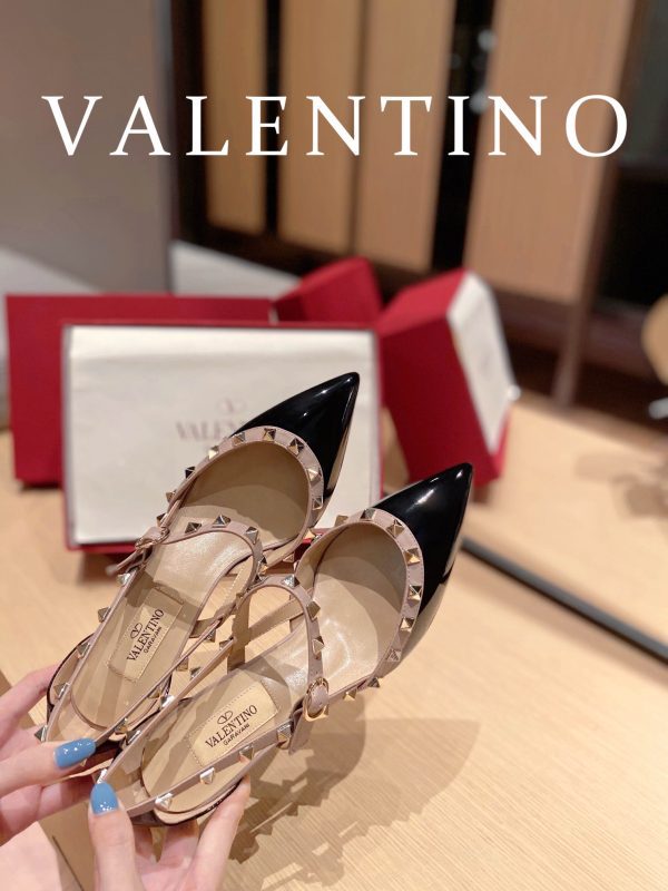Valentino - Rockstud Leather Pumps