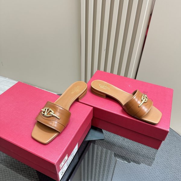 Valentino - Vlogo-Plaque Slip-On Sandals