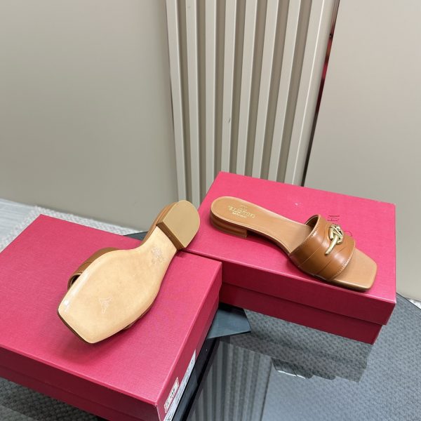 Valentino - Vlogo-Plaque Slip-On Sandals