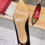 Valentino - Logo-Plaque Leather Pumps
