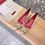 Valentino - Logo-Plaque Leather Pumps