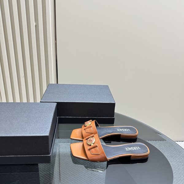 Versace - Medusa Buckle Leather Flat Sandals