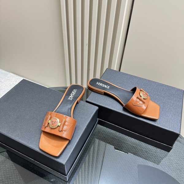 Versace - Medusa Buckle Leather Flat Sandals