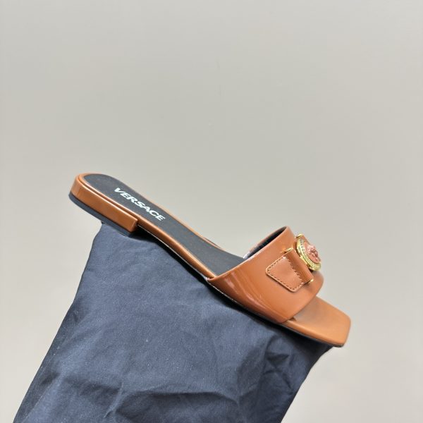 Versace - Medusa Buckle Leather Flat Sandals