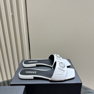 Versace - Medusa Buckle Leather Flat Sandals