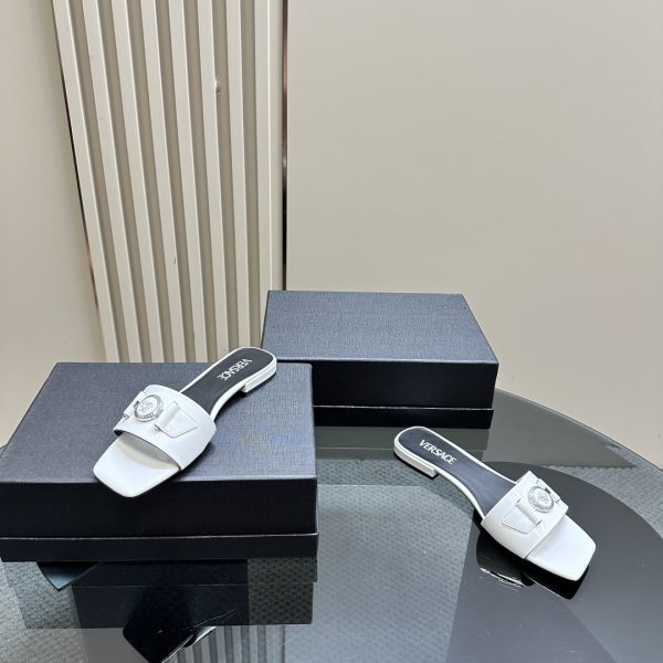 Versace - Medusa Buckle Leather Flat Sandals