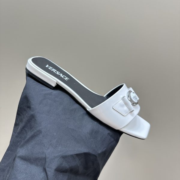 Versace - Medusa Buckle Leather Flat Sandals