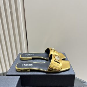 Versace - Medusa Buckle Leather Flat Sandals