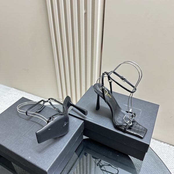 YSL - NOVA Sandals in Patent Leather