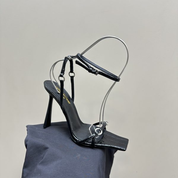 YSL - NOVA Sandals in Patent Leather