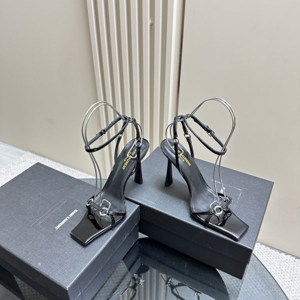 YSL - NOVA Sandals in Patent Leather