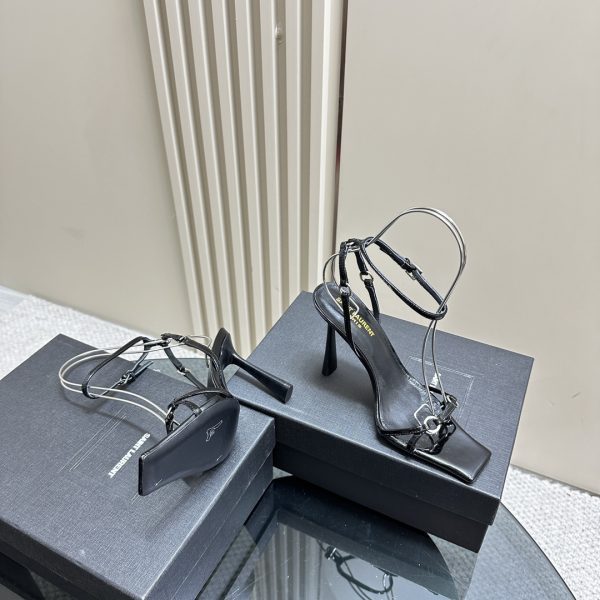 YSL - NOVA Sandals in Patent Leather