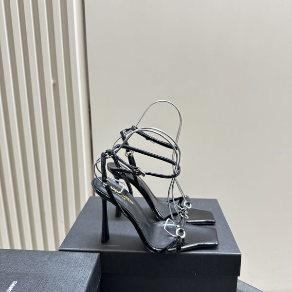 YSL - NOVA Sandals in Patent Leather
