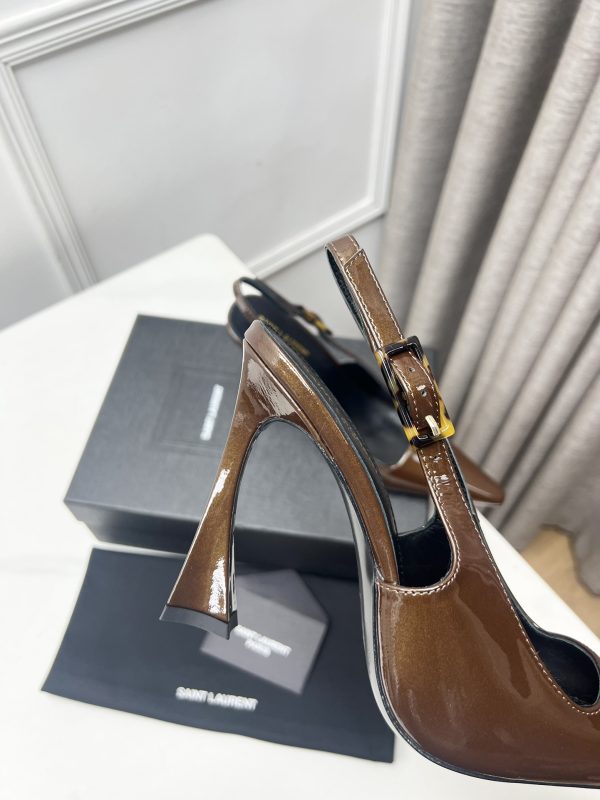 YSL - Dune Slingback Pumps in Patent Leather