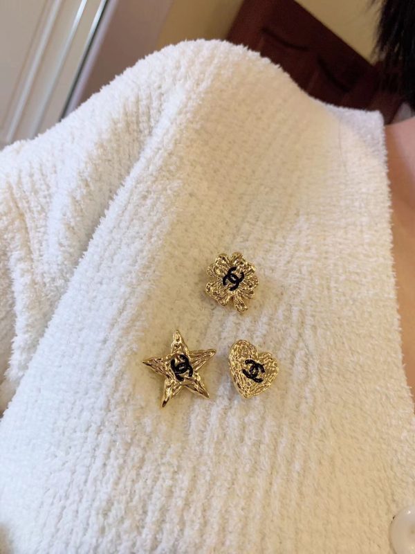 Chanel - Brooches