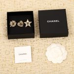 Chanel - Brooches