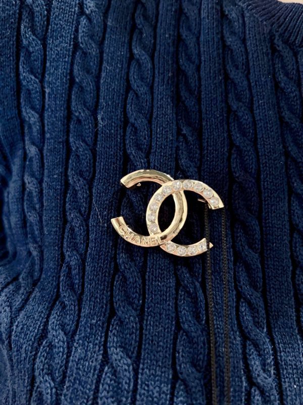 Chanel - Brooches