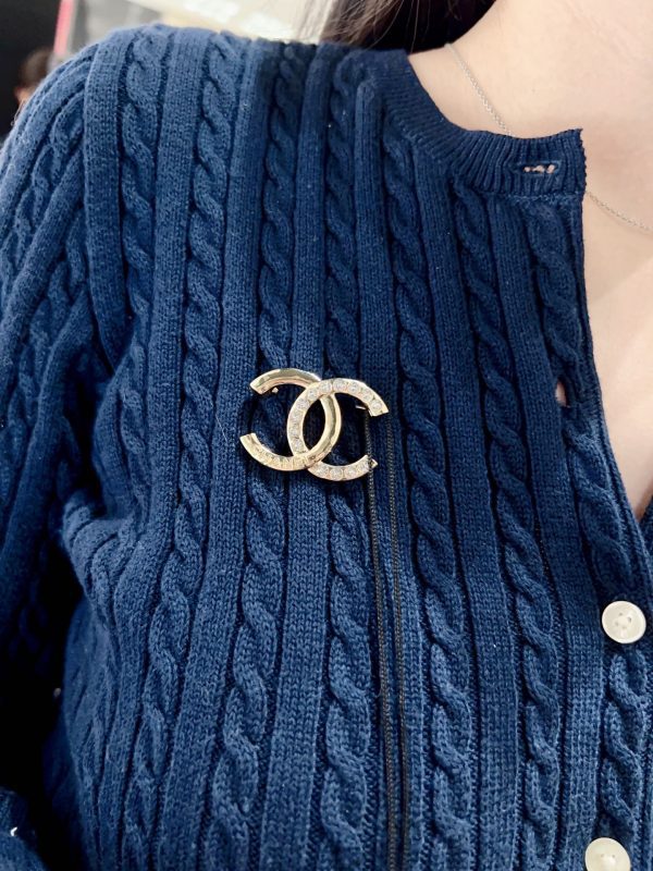 Chanel - Brooches