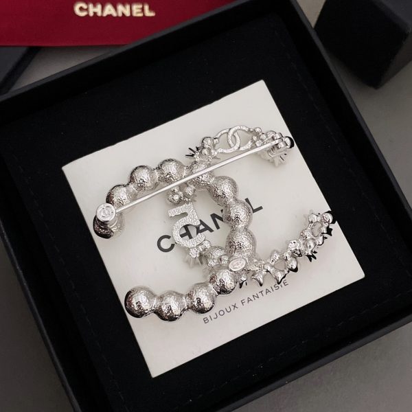 Chanel - Brooches