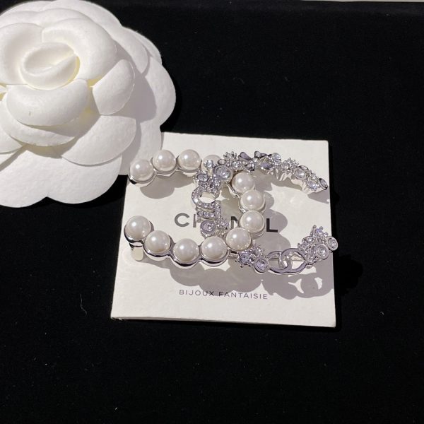 Chanel - Brooches