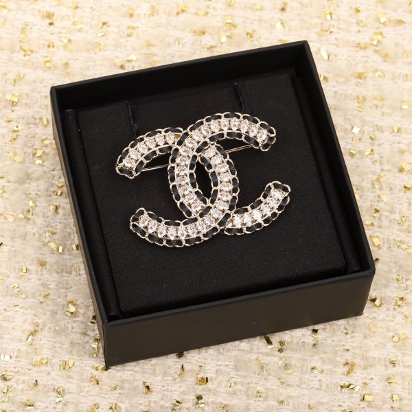 Chanel - Brooches
