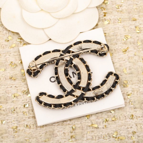 Chanel - Brooches