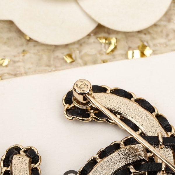 Chanel - Brooches
