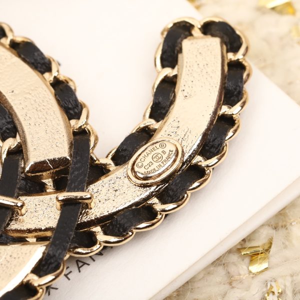 Chanel - Brooches