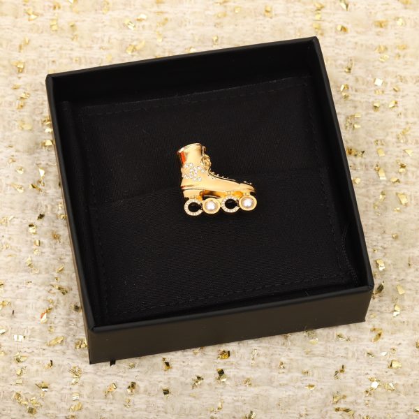Chanel - Brooches