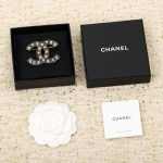 Chanel - Brooches