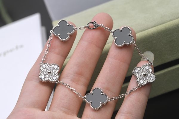 Van Cleef & Arpels - Bracelets