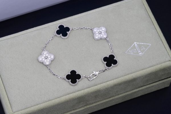 Van Cleef & Arpels - Bracelets