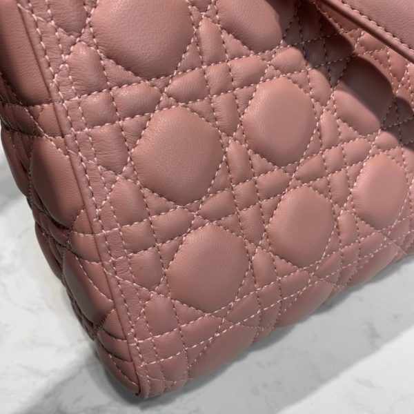 Dior - Medium Lady Dior Bag